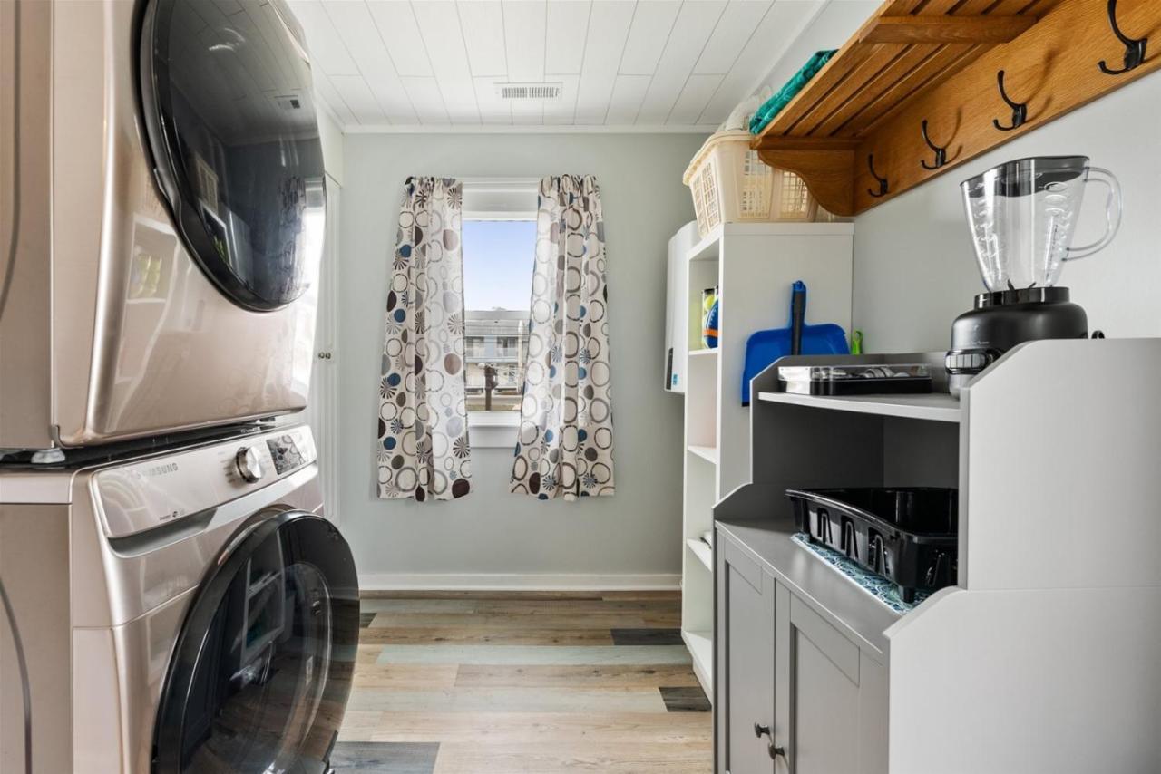 Newly Renovated 4 Bedroom Home Only 2 Blocks From The Beach! 와일드우드 외부 사진