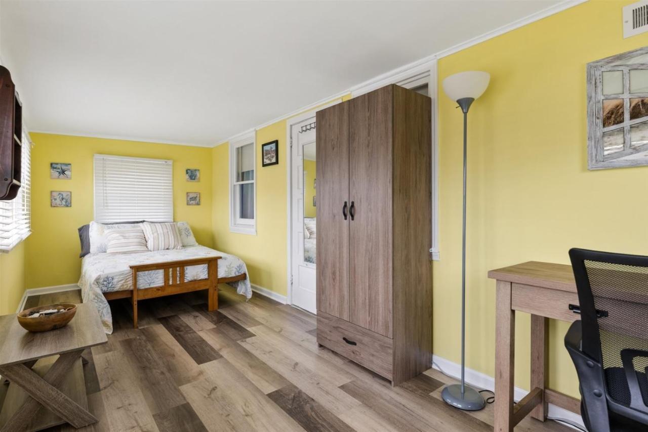 Newly Renovated 4 Bedroom Home Only 2 Blocks From The Beach! 와일드우드 외부 사진