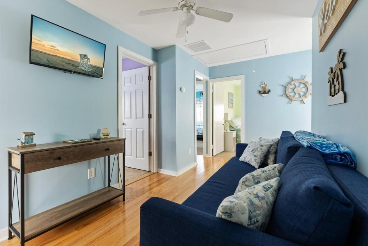 Newly Renovated 4 Bedroom Home Only 2 Blocks From The Beach! 와일드우드 외부 사진