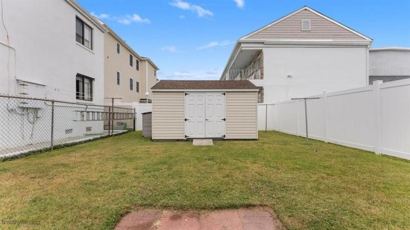 Newly Renovated 4 Bedroom Home Only 2 Blocks From The Beach! 와일드우드 외부 사진