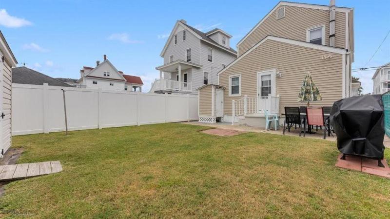 Newly Renovated 4 Bedroom Home Only 2 Blocks From The Beach! 와일드우드 외부 사진